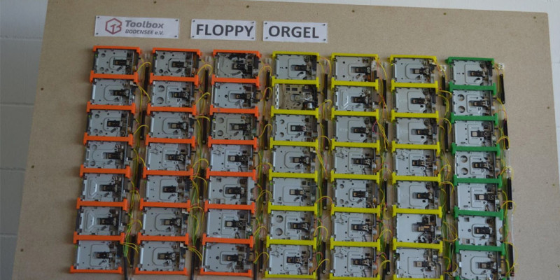 MIDI Controlled Floppy Drive Organ