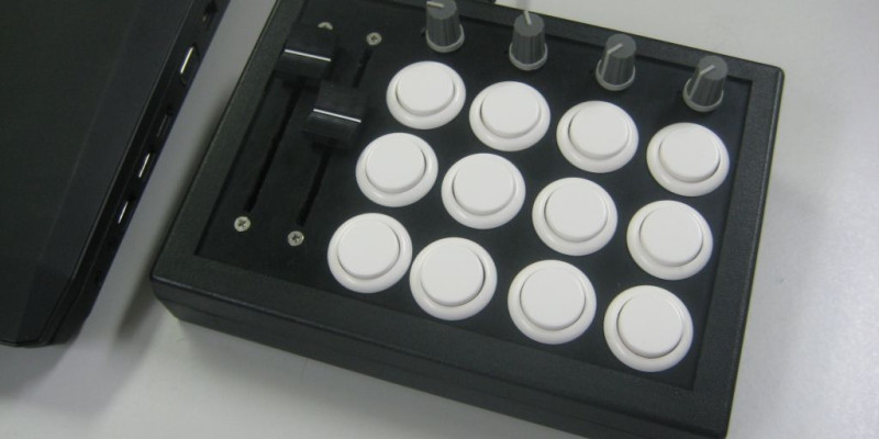 DIY MIDI Fighter Controller